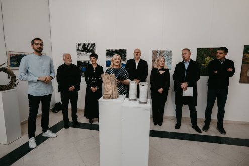 Maslina koja spaja stoljeća i gradove. U Tuzli otvorena izložba “1500 godina stara kaštelanska maslina”