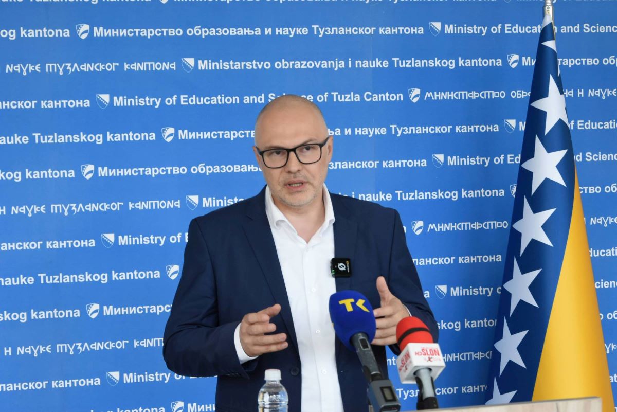 Ministar Omerović – Pojedine autoškole navode da 670 KM košta polaganje vozačkog ispita