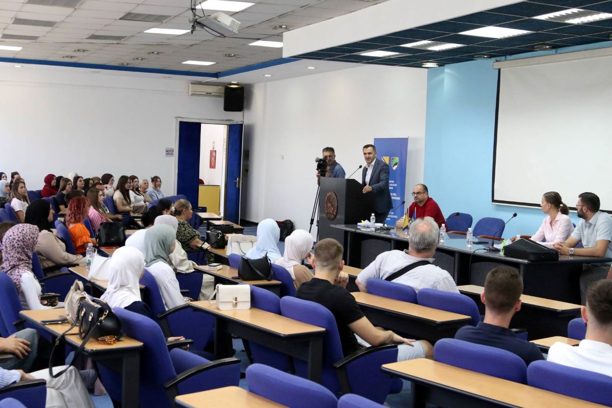Sistemska podrška obrazovanju srednjoškolaca i studenata povratnika