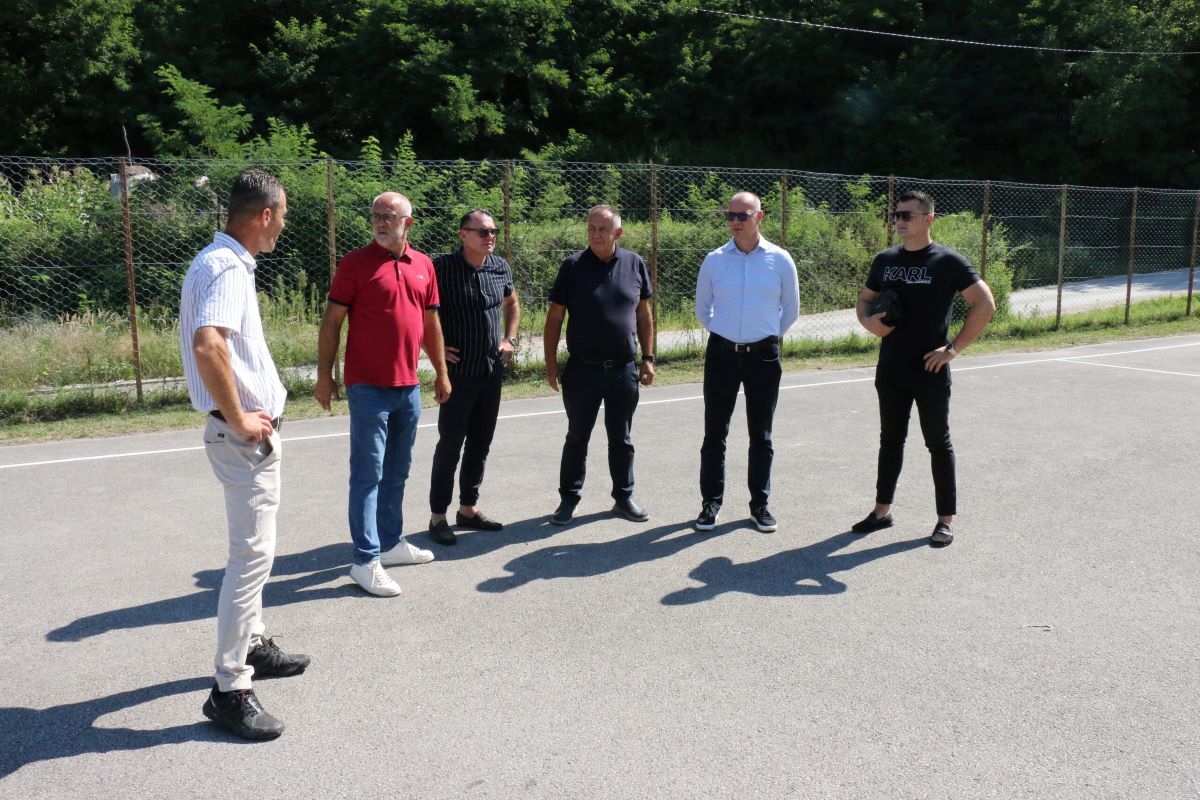 Mjesna zajednica Solana dobila uređeni sportski teren
