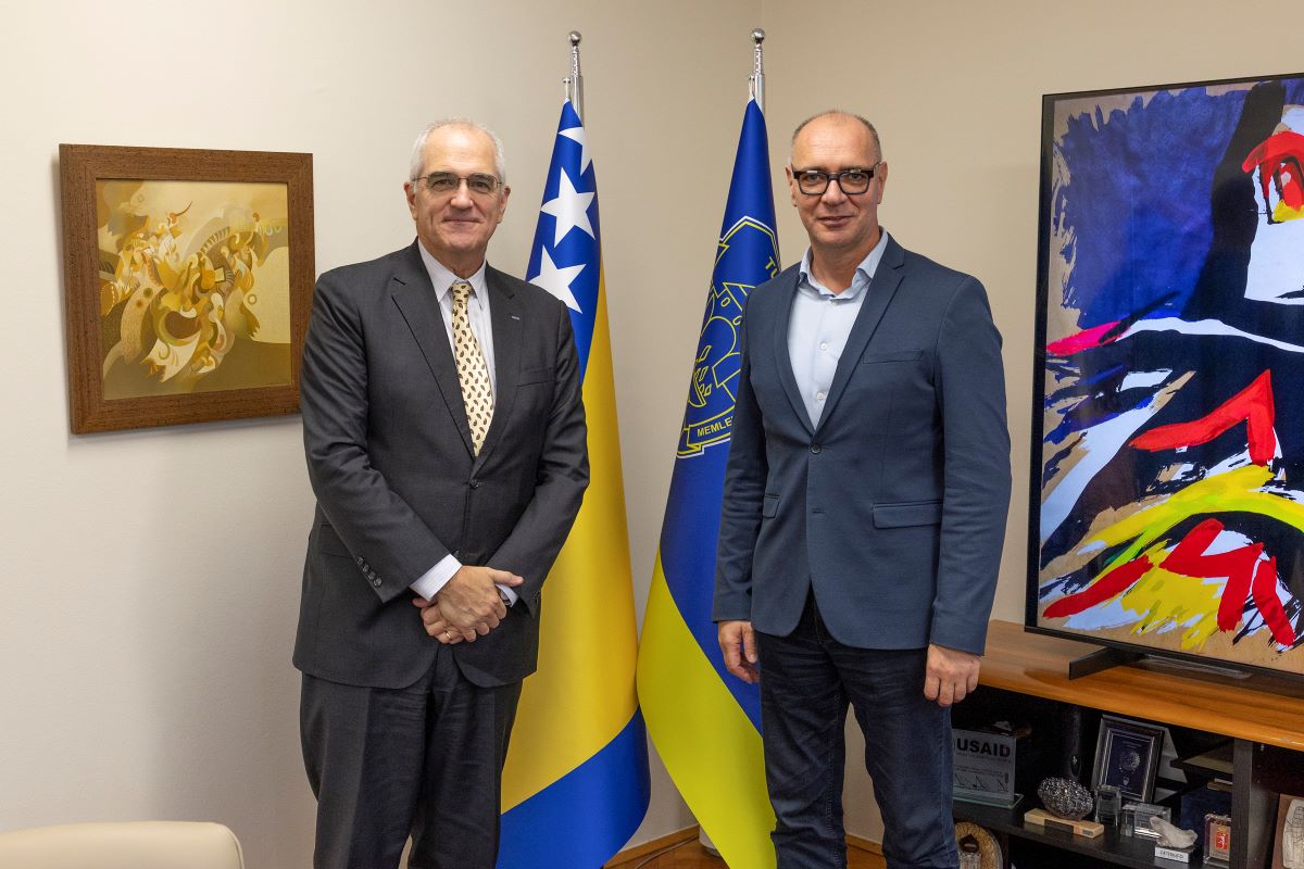 Gradonačelnik Tuzle ugostio šefa Misije OSCE-a u BiH, ambasadora Richarda Holtzapplea